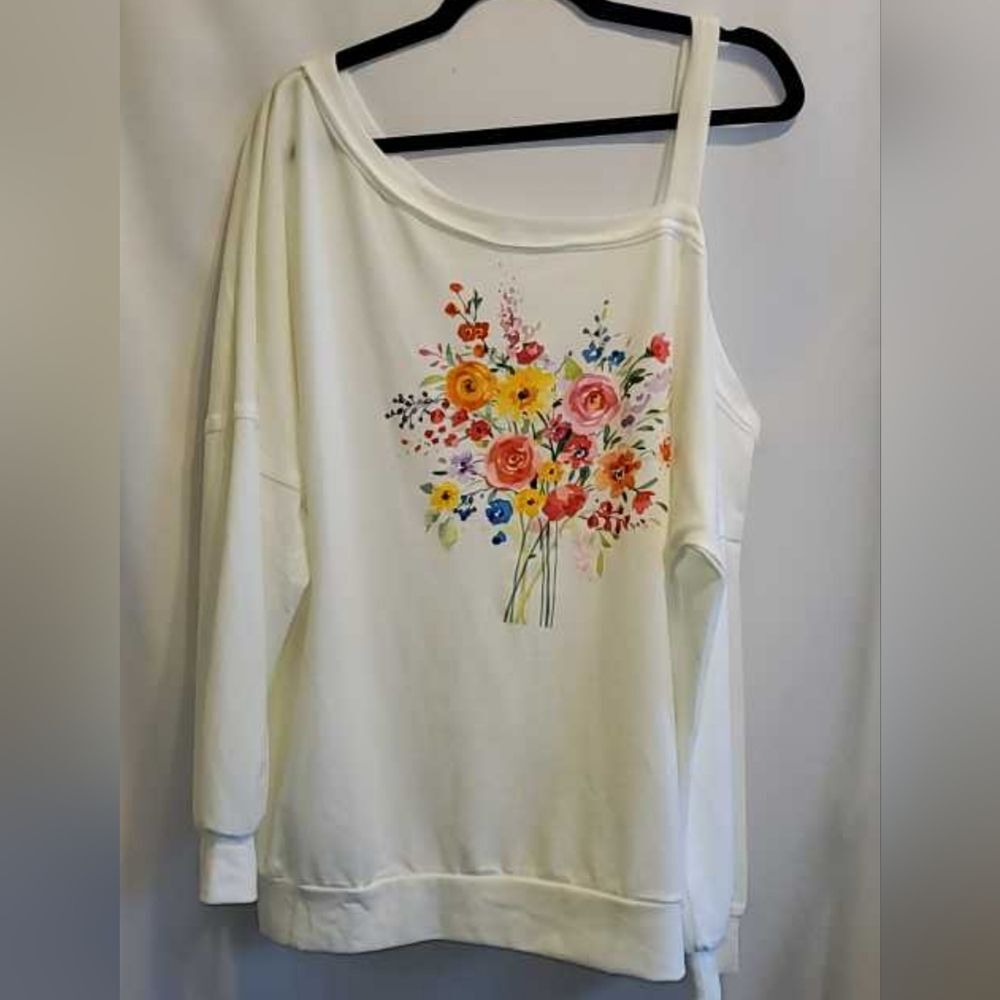 Off-Shoulder Sweatshirt With Floral Print